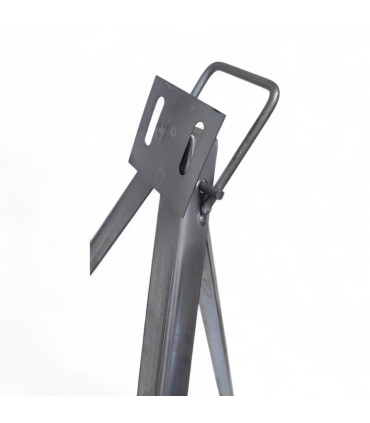 Comprar Trípode para señales de obra en carretera a precio de oferta